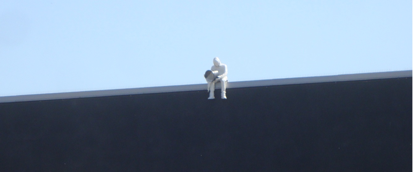 Open Art 2011 - White men on roof